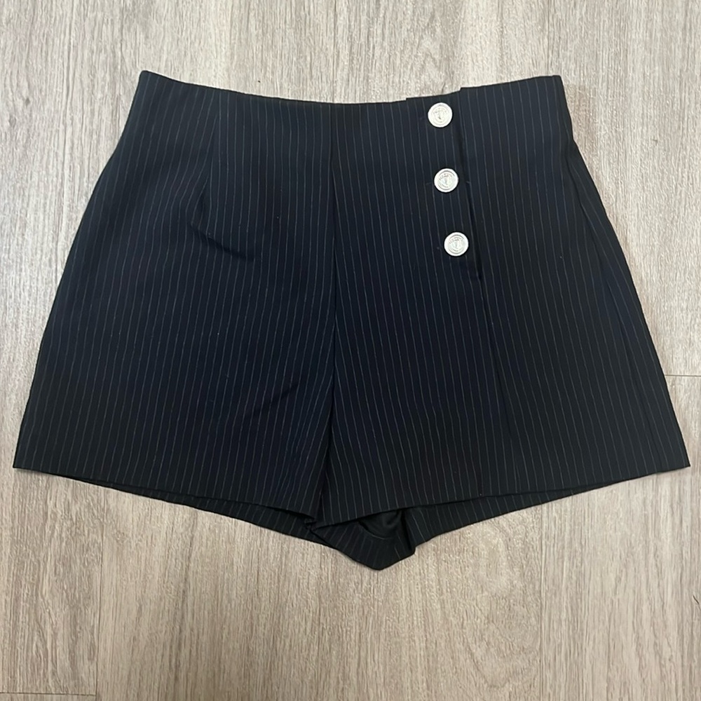 ZARA STRIPE SHORTS